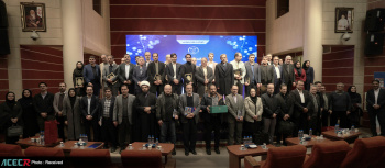 معاون پژوهشی جهاد دانشگاهی واحد صنعتی اصفهان به عنوان ارائه دهنده طرح پژوهشی آب های ژرف مورد تجلیل قرار گرفت